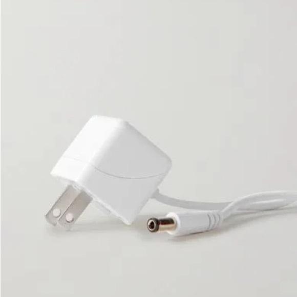 NUFACE - Mini Facial Toning Device w/ charger - Picture 3 of 7